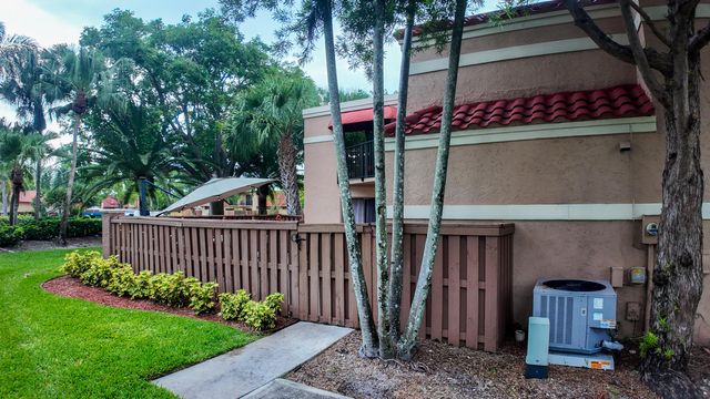 8050 Severn Drive Unit C, Boca Raton, FL 33433