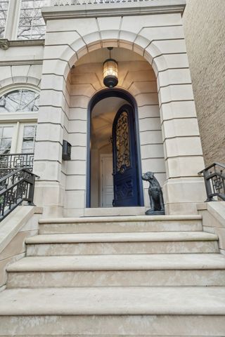 1414 N Mohawk Street, Chicago, IL 60610