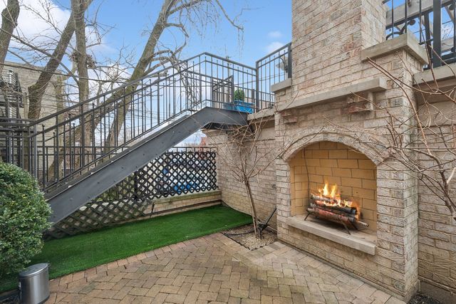 1414 N Mohawk Street, Chicago, IL 60610