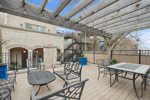 1414 N Mohawk Street, Chicago, IL 60610
