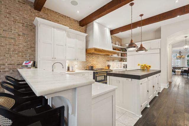 1414 N Mohawk Street, Chicago, IL 60610
