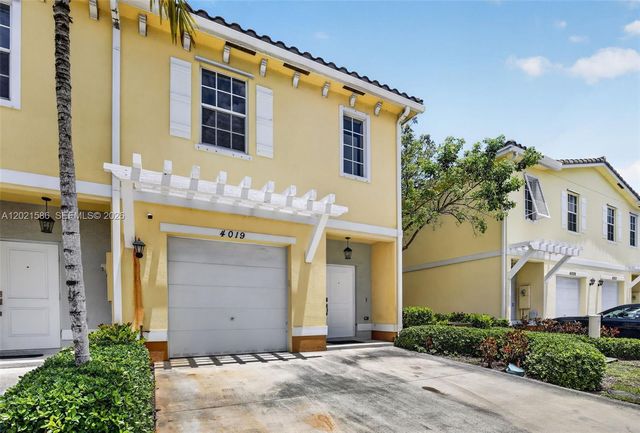4019 NW 11th Dr, Lauderhill, FL 33313
