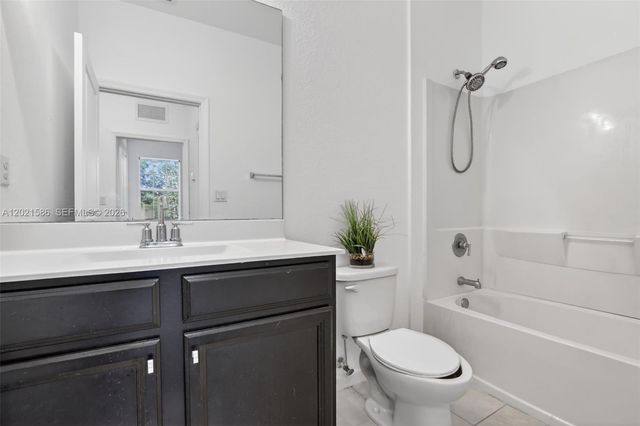 4019 NW 11th Dr, Lauderhill, FL 33313