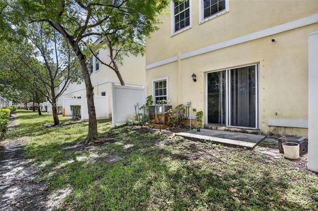 4019 NW 11th Dr, Lauderhill, FL 33313