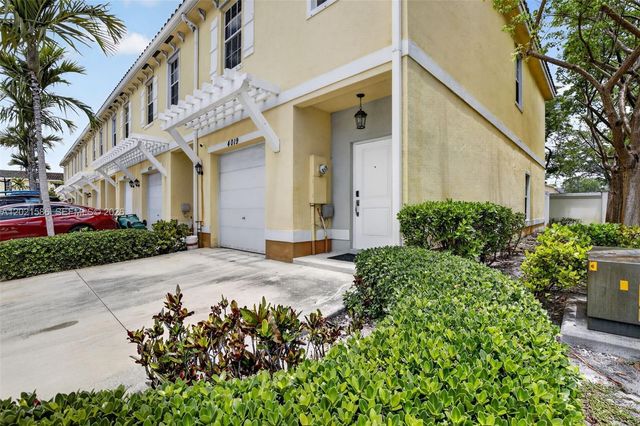 4019 NW 11th Dr, Lauderhill, FL 33313