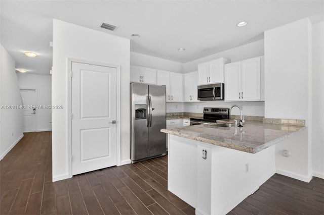 4019 NW 11th Dr, Lauderhill, FL 33313