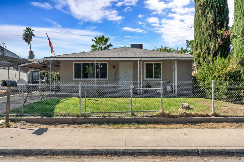Image 1 of property listing at 2511 Shaft St, Selma, CA 93662