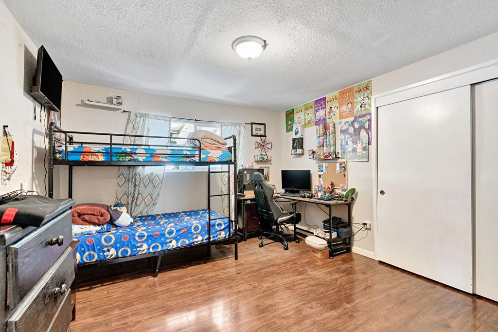 Image 12 of property listing at 2511 Shaft St, Selma, CA 93662