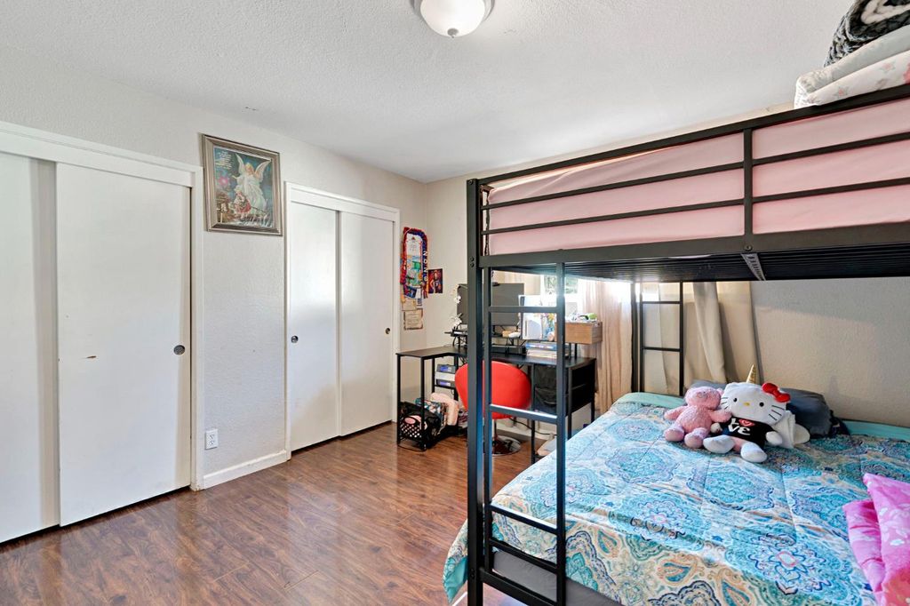 Image 15 of property listing at 2511 Shaft St, Selma, CA 93662