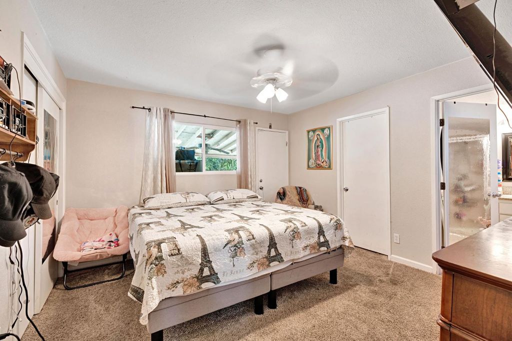 Image 17 of property listing at 2511 Shaft St, Selma, CA 93662