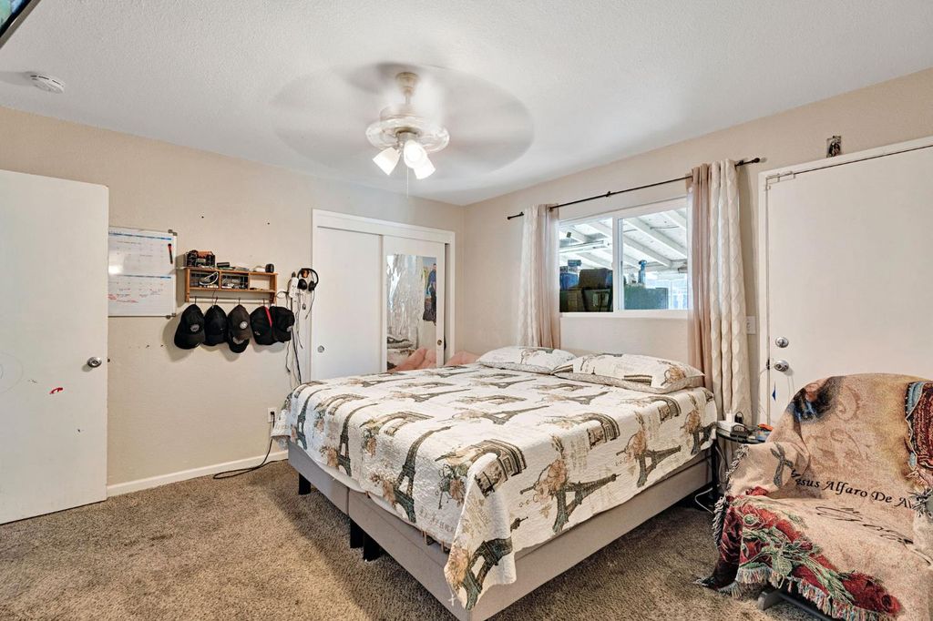Image 18 of property listing at 2511 Shaft St, Selma, CA 93662