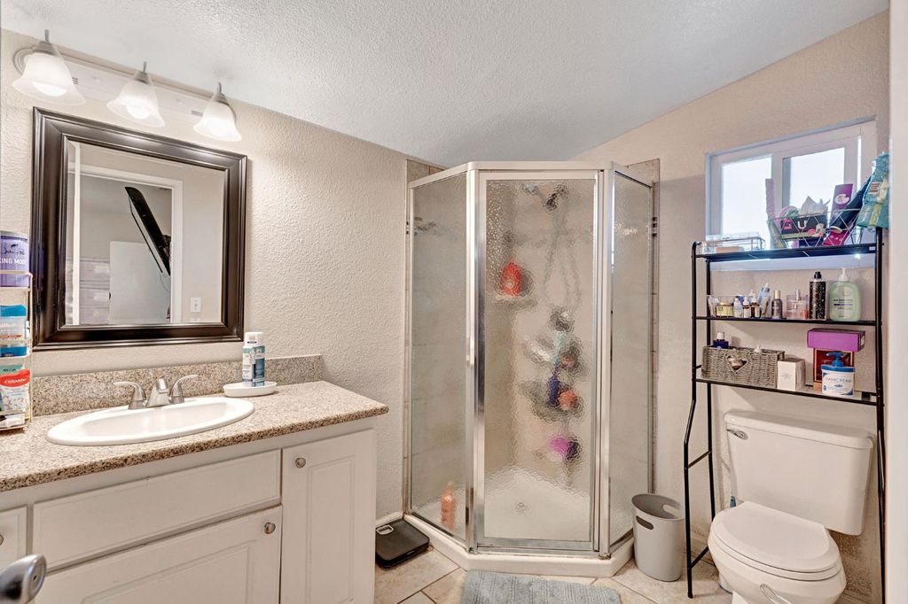 Image 19 of property listing at 2511 Shaft St, Selma, CA 93662