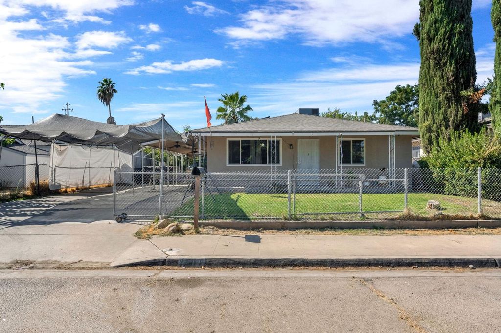 Image 2 of property listing at 2511 Shaft St, Selma, CA 93662