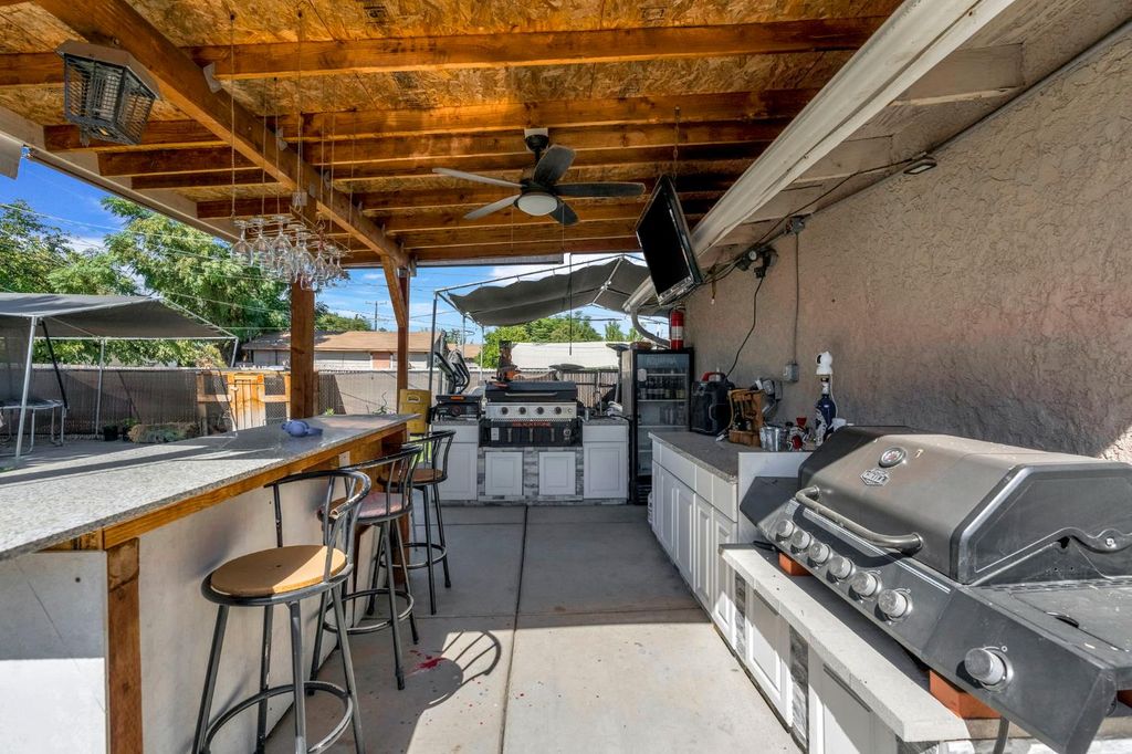 Image 21 of property listing at 2511 Shaft St, Selma, CA 93662