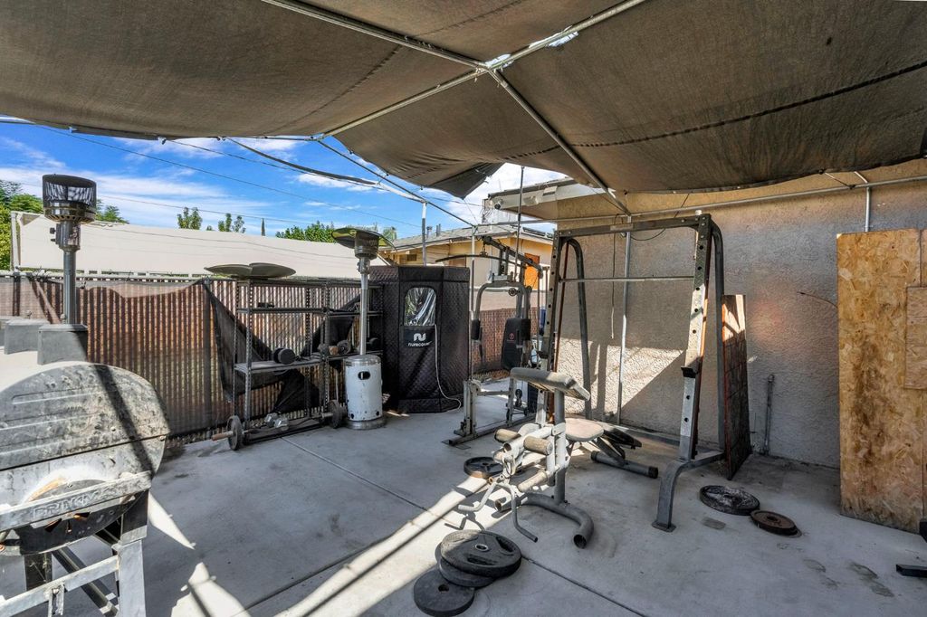 Image 23 of property listing at 2511 Shaft St, Selma, CA 93662