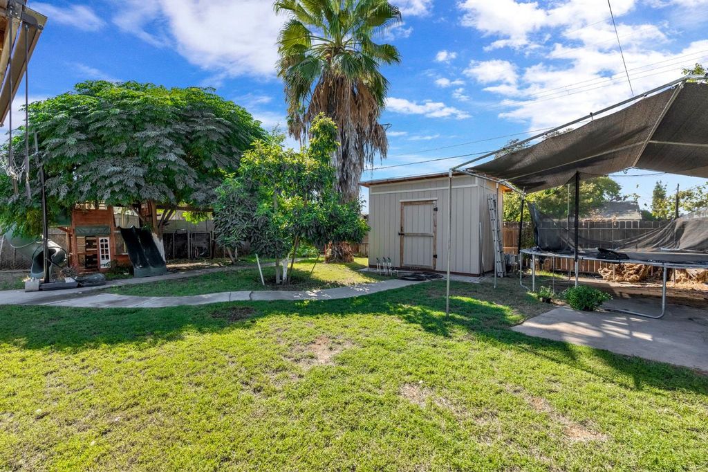 Image 24 of property listing at 2511 Shaft St, Selma, CA 93662