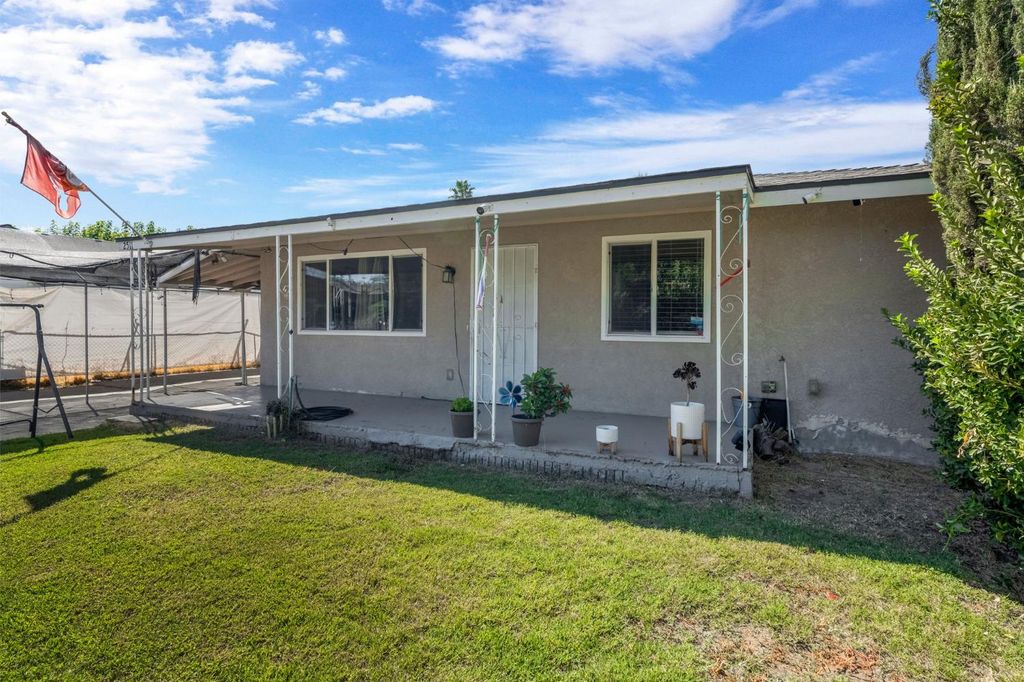 Image 4 of property listing at 2511 Shaft St, Selma, CA 93662