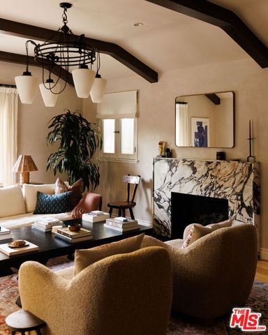 465 Westmount Drive, West Hollywood, CA 90048