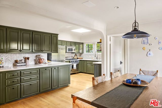 465 Westmount Drive, West Hollywood, CA 90048