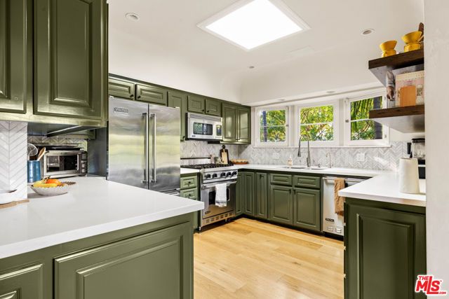 465 Westmount Drive, West Hollywood, CA 90048