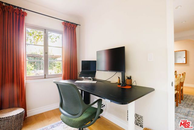 465 Westmount Drive, West Hollywood, CA 90048