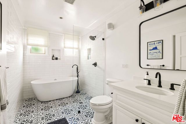 465 Westmount Drive, West Hollywood, CA 90048