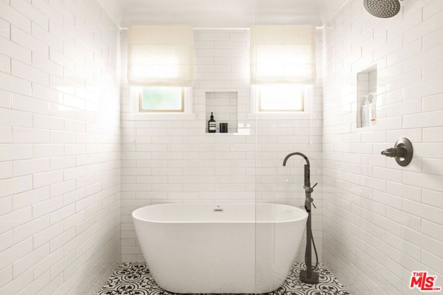 465 Westmount Drive, West Hollywood, CA 90048