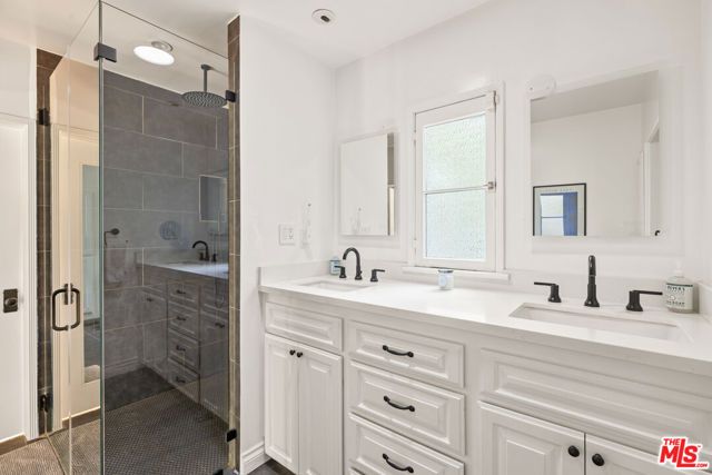 465 Westmount Drive, West Hollywood, CA 90048