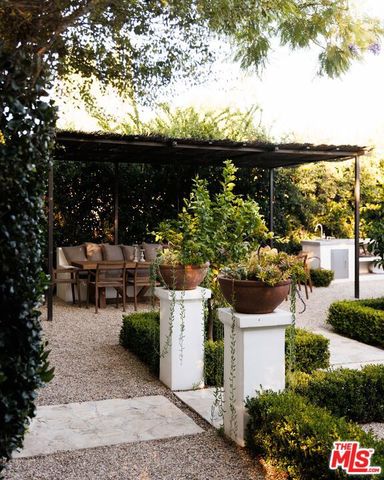 465 Westmount Drive, West Hollywood, CA 90048