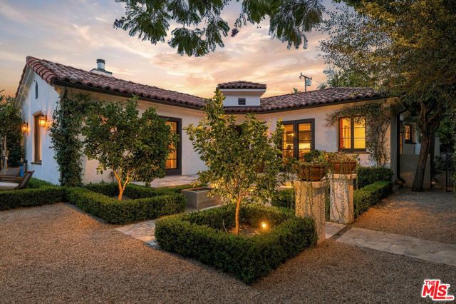 465 Westmount Drive, West Hollywood, CA 90048