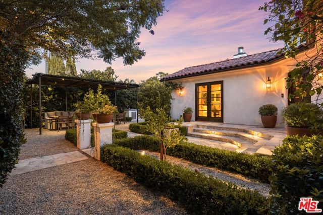 465 Westmount Drive, West Hollywood, CA 90048