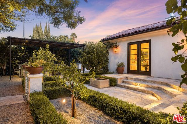 465 Westmount Drive, West Hollywood, CA 90048