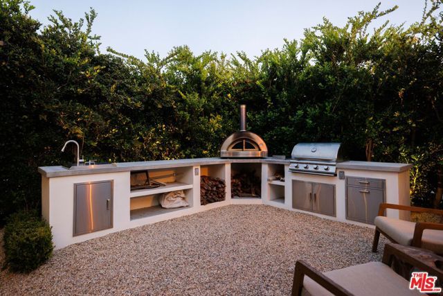 465 Westmount Drive, West Hollywood, CA 90048