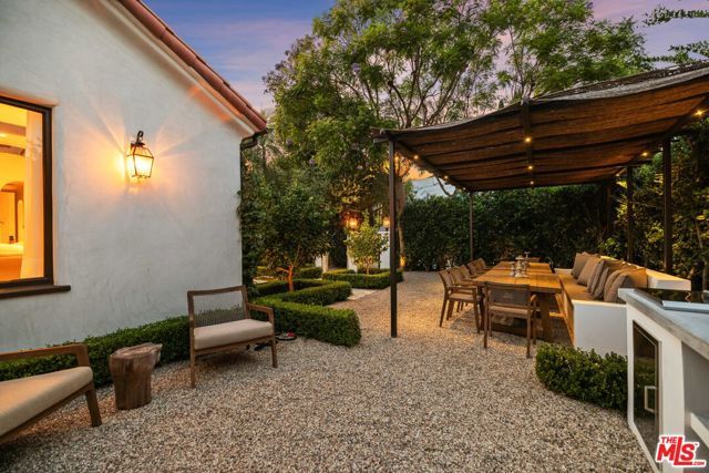 465 Westmount Drive, West Hollywood, CA 90048