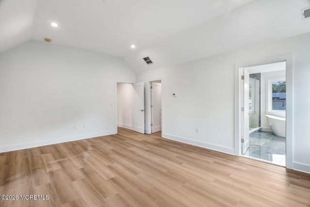 327 Arlington Avenue N, Bayville, NJ 08721