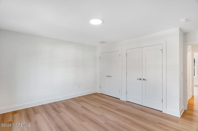 327 Arlington Avenue N, Bayville, NJ 08721