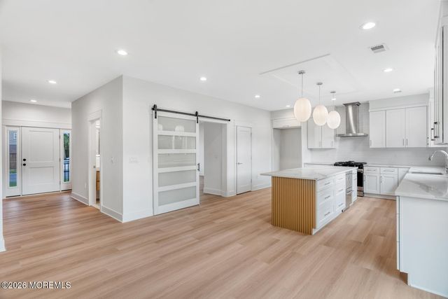327 Arlington Avenue N, Bayville, NJ 08721