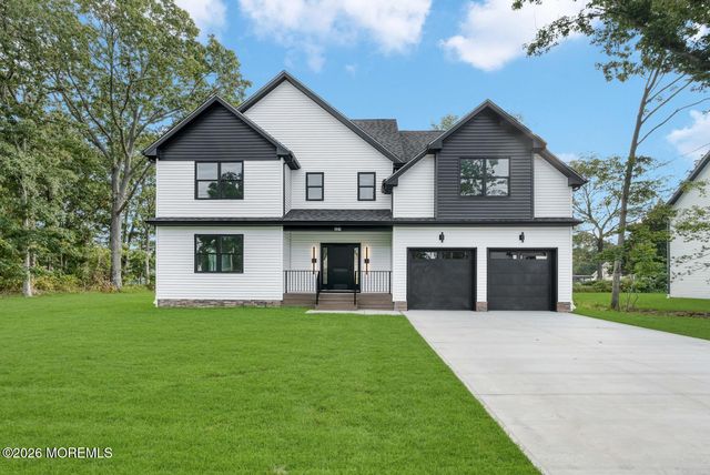 327 Arlington Avenue N, Bayville, NJ 08721