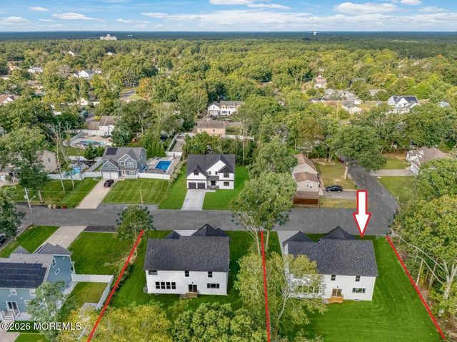327 Arlington Avenue N, Bayville, NJ 08721