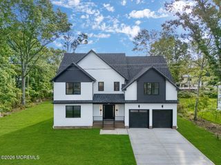 327 Arlington Avenue N, Bayville, NJ 08721