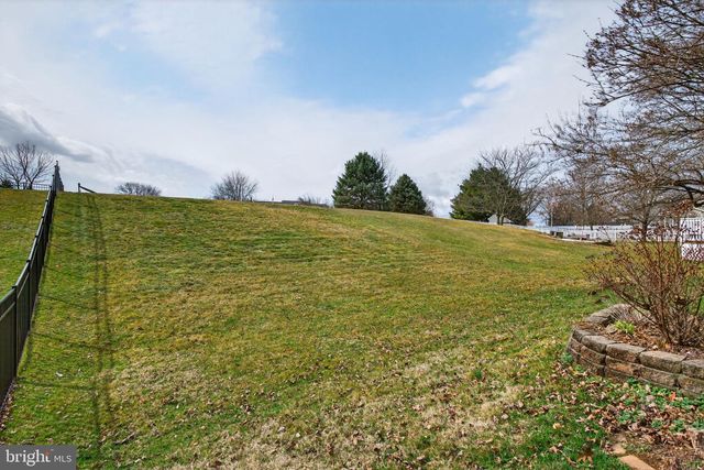 106 ASHLEY DR, Marietta, PA 17547