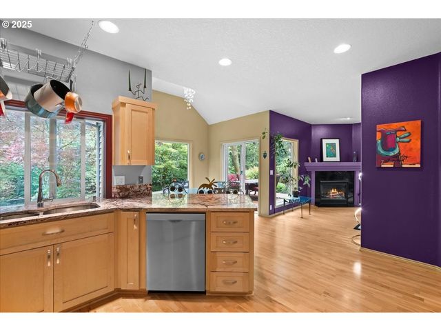 1451 Ne PARKSIDE Dr, Hillsboro, OR 97124
