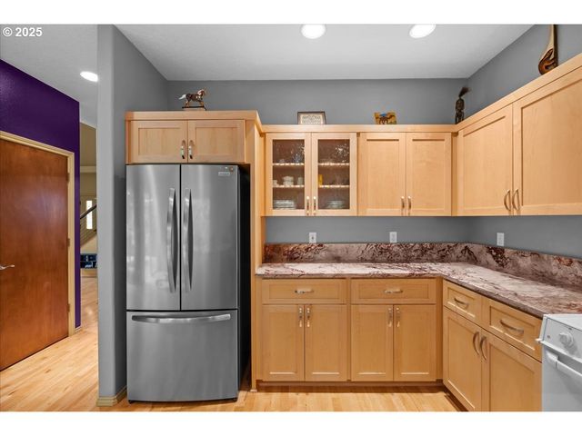 1451 Ne PARKSIDE Dr, Hillsboro, OR 97124