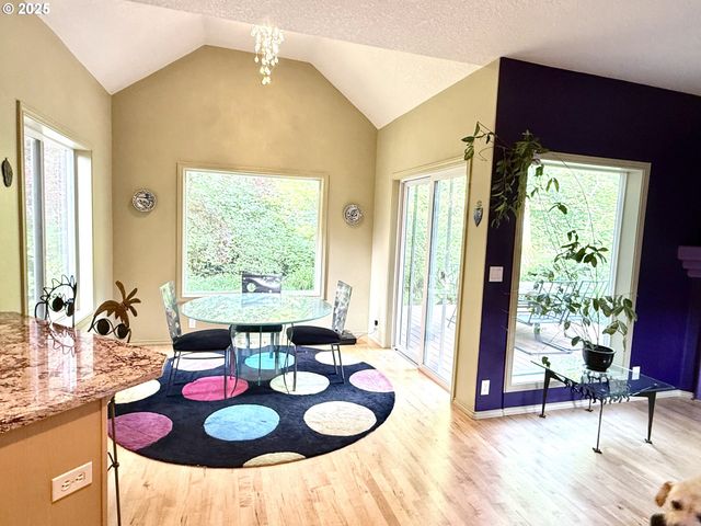 1451 Ne PARKSIDE Dr, Hillsboro, OR 97124