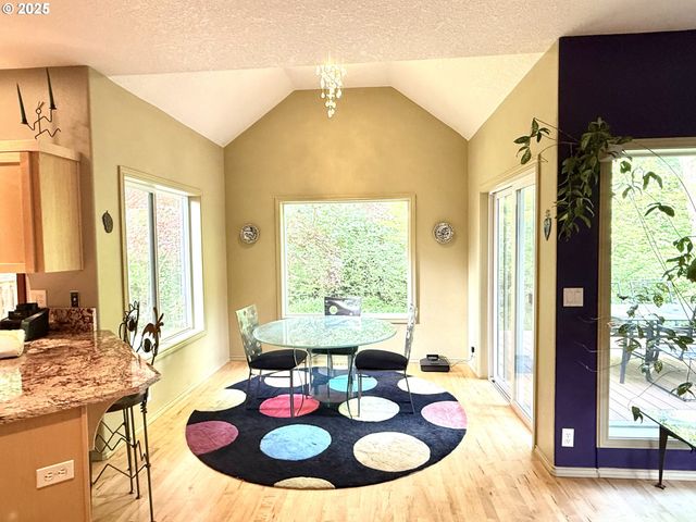 1451 Ne PARKSIDE Dr, Hillsboro, OR 97124