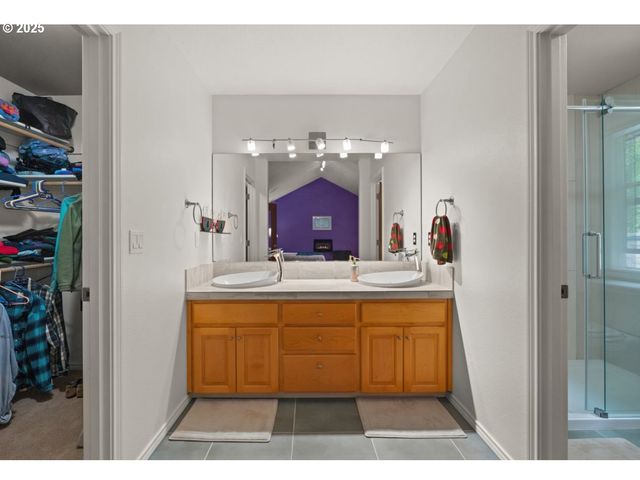 1451 Ne PARKSIDE Dr, Hillsboro, OR 97124