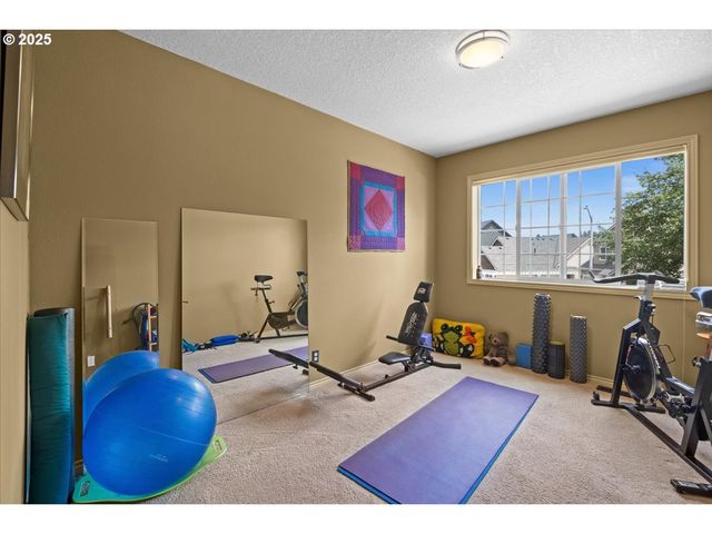 1451 Ne PARKSIDE Dr, Hillsboro, OR 97124