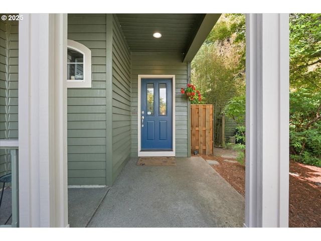 1451 Ne PARKSIDE Dr, Hillsboro, OR 97124