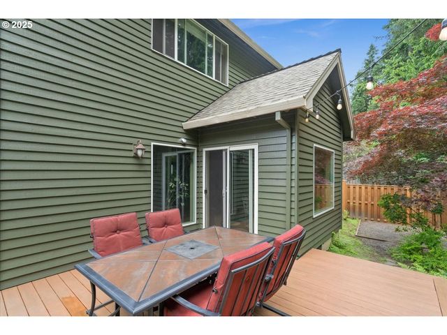 1451 Ne PARKSIDE Dr, Hillsboro, OR 97124