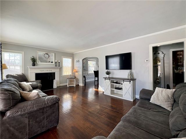 113 Briercliff Dr, Chippewa Twp, PA 15010